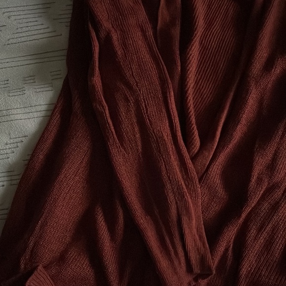 Burnt Orange cardigan, soft and thoughtfully stitched - Picture 3 of 9